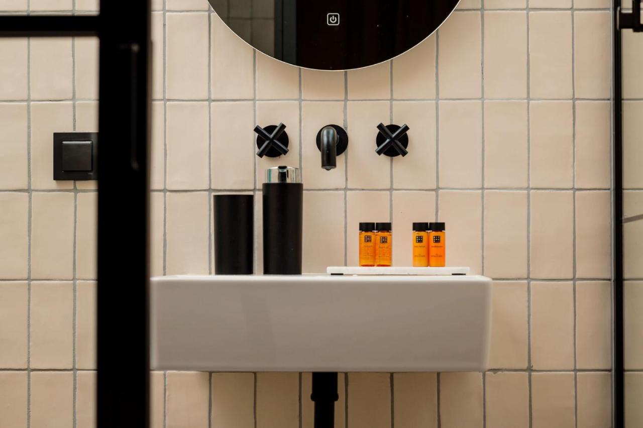Mr.Lewis Rotterdam Hotel Екстериор снимка